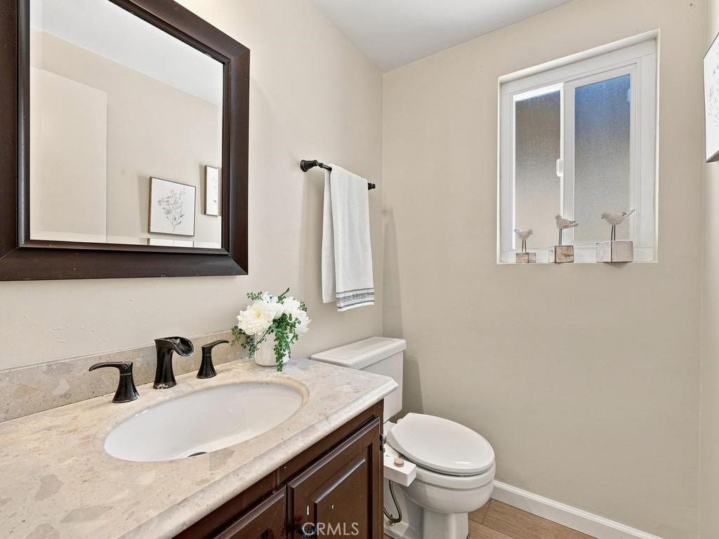 23862 Copenhagen, Mission Viejo, CA 92691 1st floor powder room