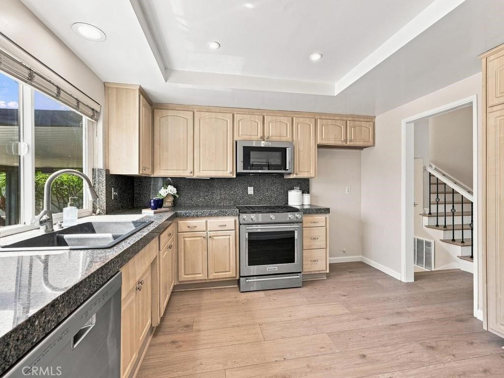 23862 Copenhagen, Mission Viejo, CA 92691 Generous cabinetry in kitchen