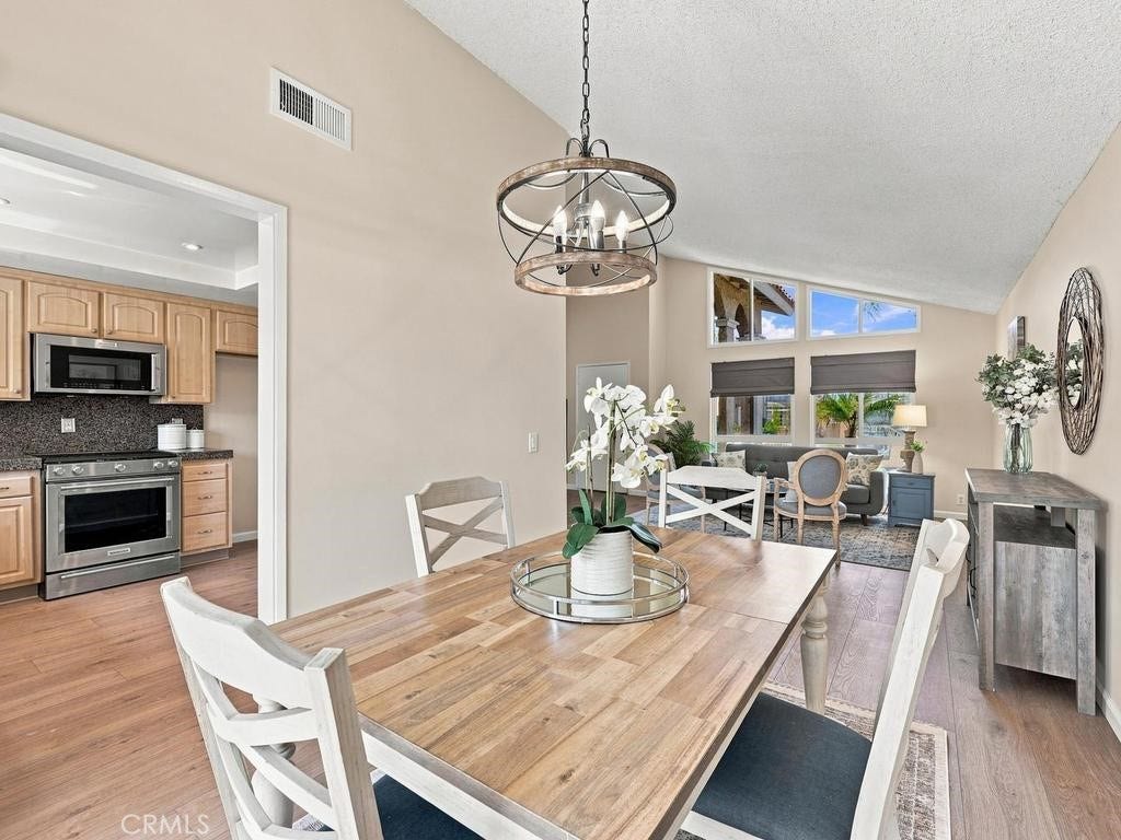 23862 Copenhagen, Mission Viejo, CA 92691 Dining room with pass through to kitchen
