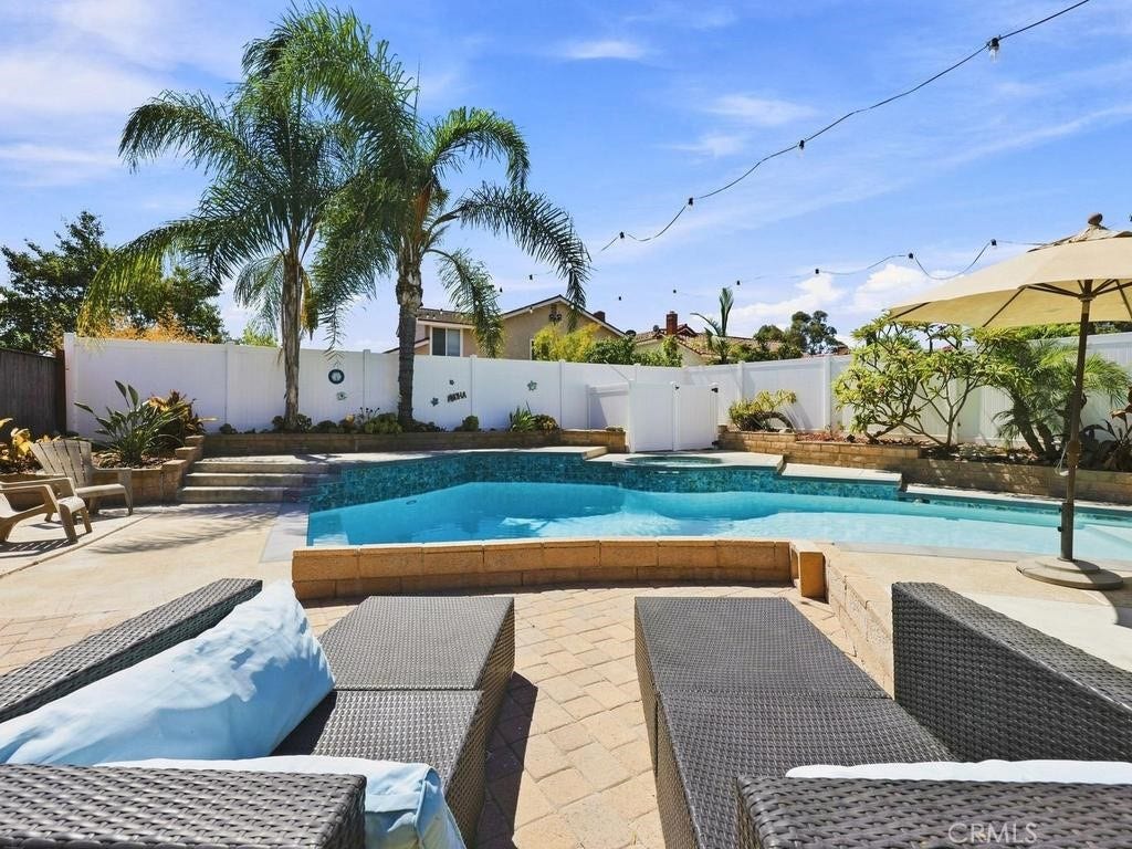 23862 Copenhagen, Mission Viejo, CA 92691 Serene setting in rear yard