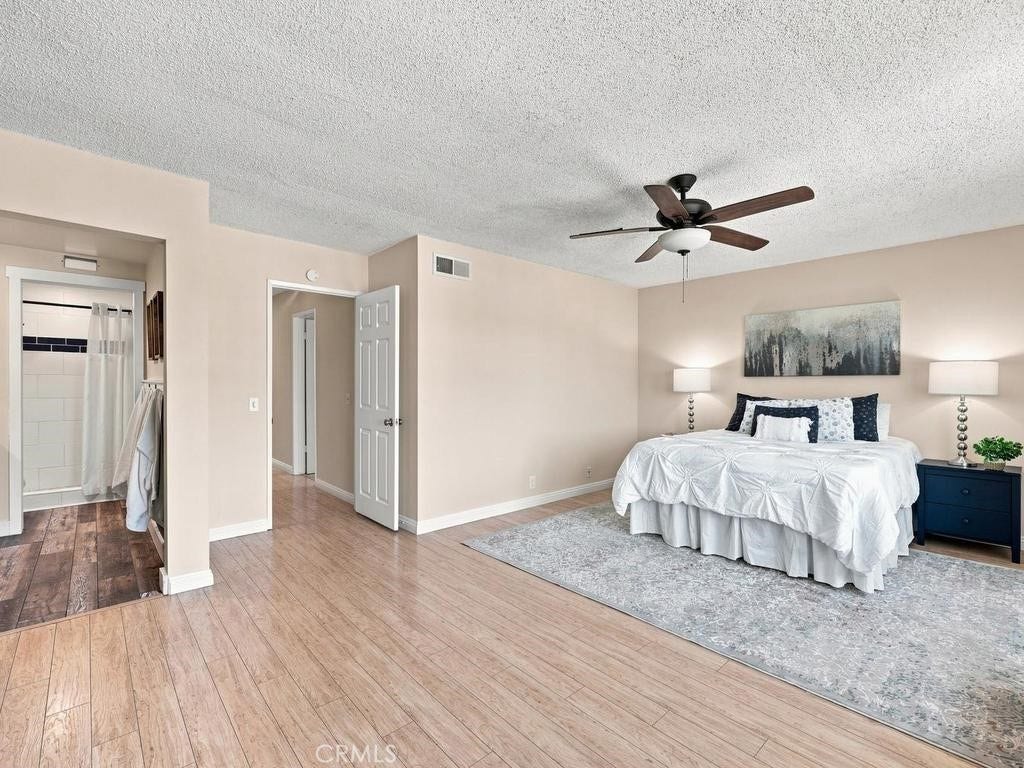 23862 Copenhagen, Mission Viejo, CA 92691 En suite bath in primary