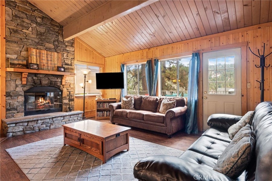 Property photo for 39038 Bayview Lane, Big Bear Lake, CA