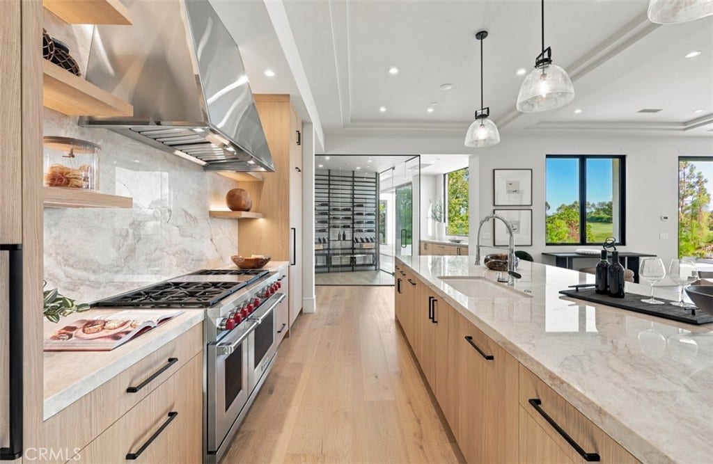76 Hillcrest Lane, Newport Beach, CA 92660