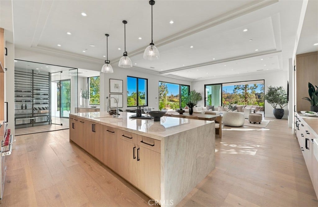 76 Hillcrest Lane, Newport Beach, CA 92660