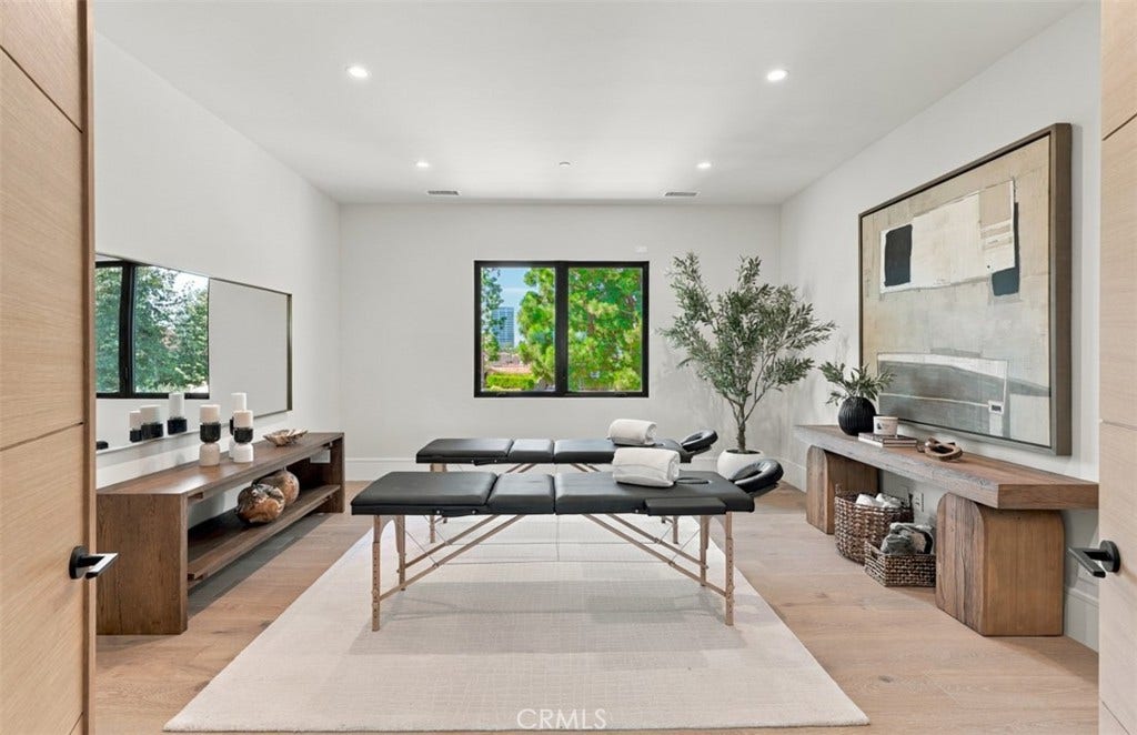 76 Hillcrest Lane, Newport Beach, CA 92660