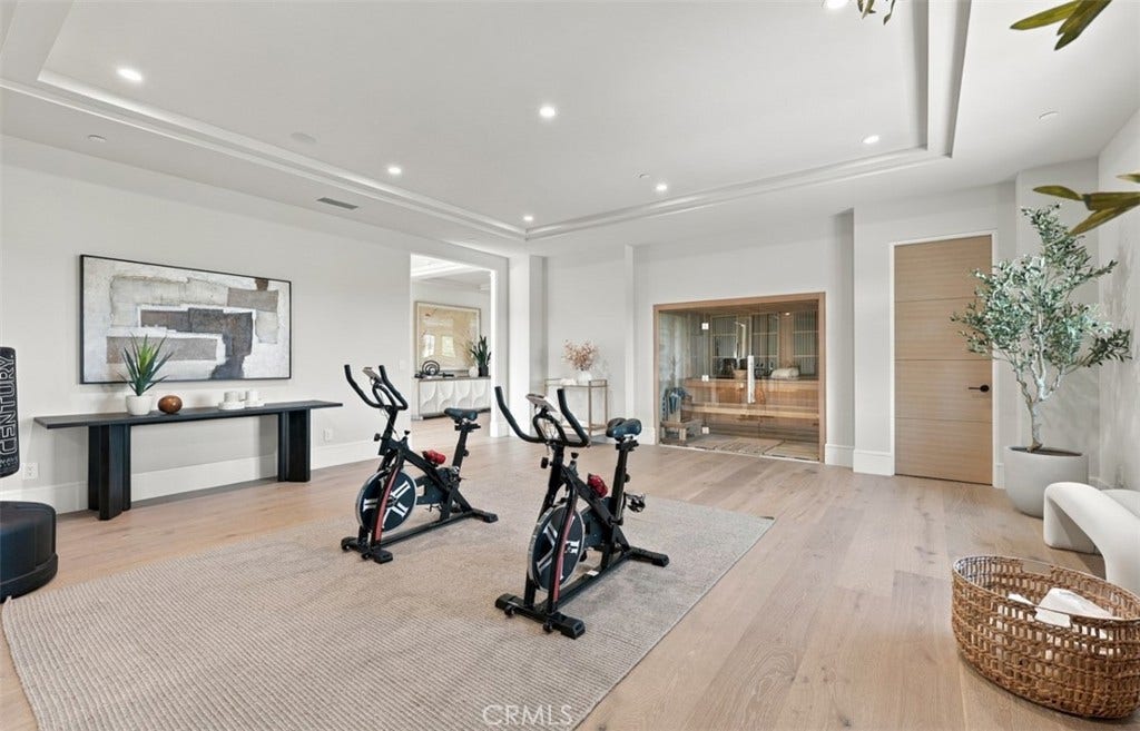 76 Hillcrest Lane, Newport Beach, CA 92660
