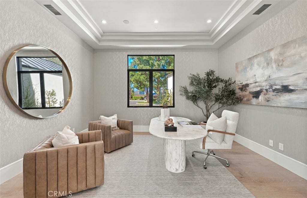 76 Hillcrest Lane, Newport Beach, CA 92660