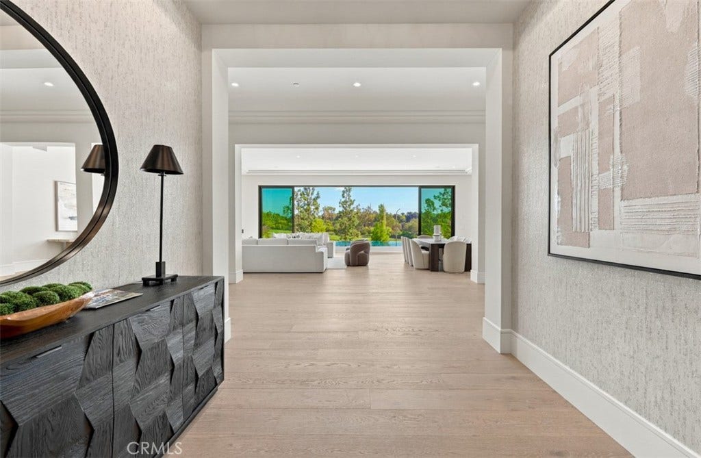 76 Hillcrest Lane, Newport Beach, CA 92660