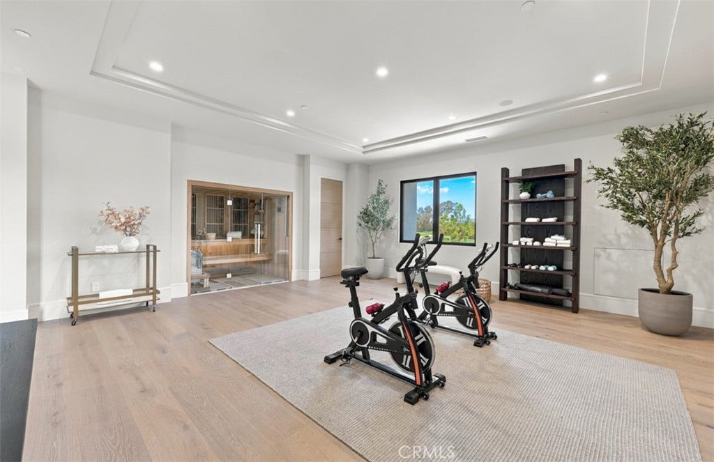 76 Hillcrest Lane, Newport Beach, CA 92660