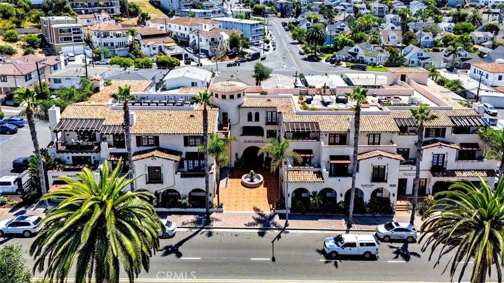 1520 N El Camino Real, #26, San Clemente, CA 92672 Beautifully designed building and professionally maintained