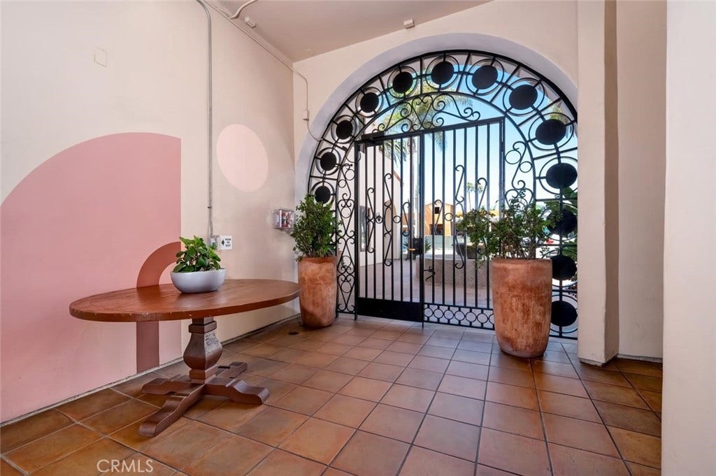 1520 N El Camino Real, #26, San Clemente, CA 92672 Secure front entry accessible via gate on with keypad