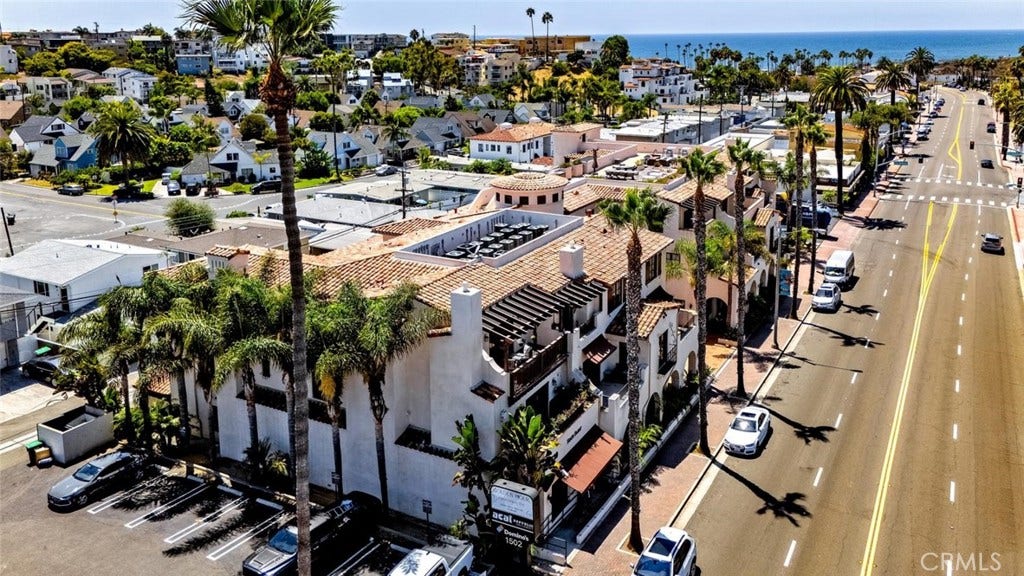 1520 N El Camino Real, #26, San Clemente, CA 92672 Beautifully designed building and professionally maintained