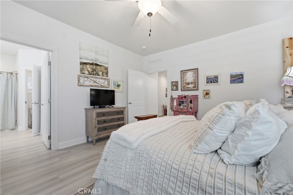 23301 Ridge Route #111 Drive, Laguna Hills, CA 92653