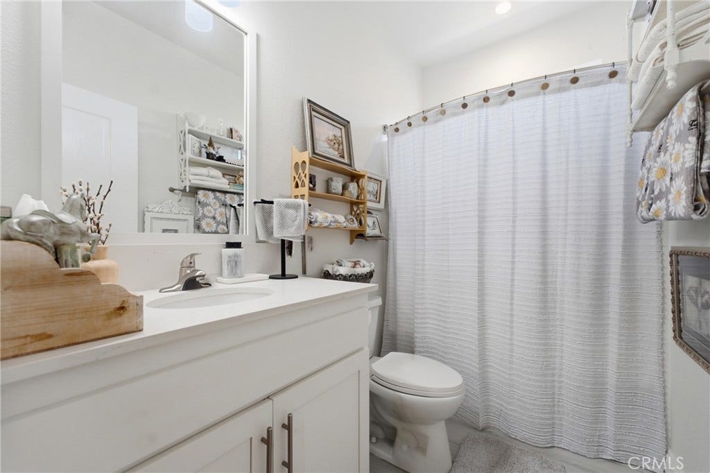 23301 Ridge Route #111 Drive, Laguna Hills, CA 92653