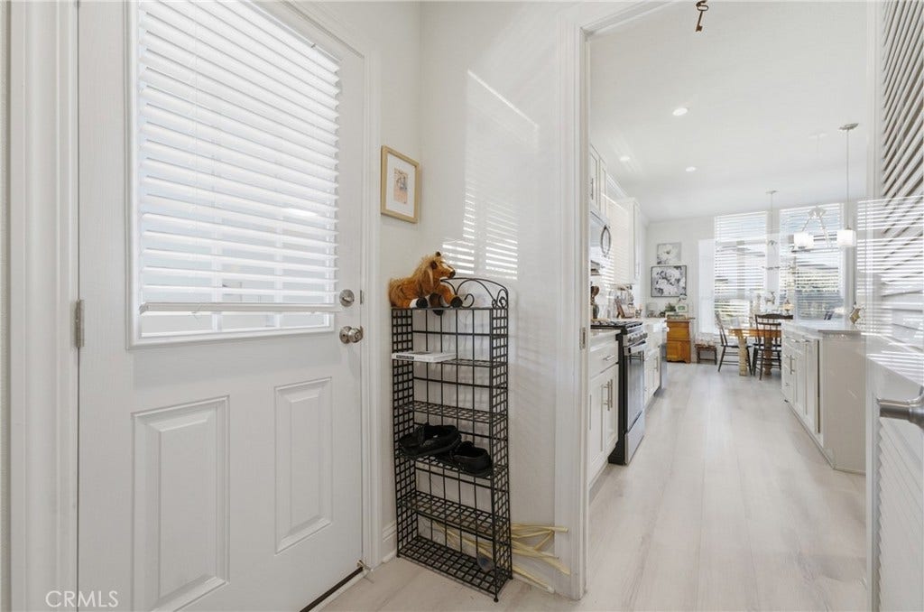 23301 Ridge Route #111 Drive, Laguna Hills, CA 92653