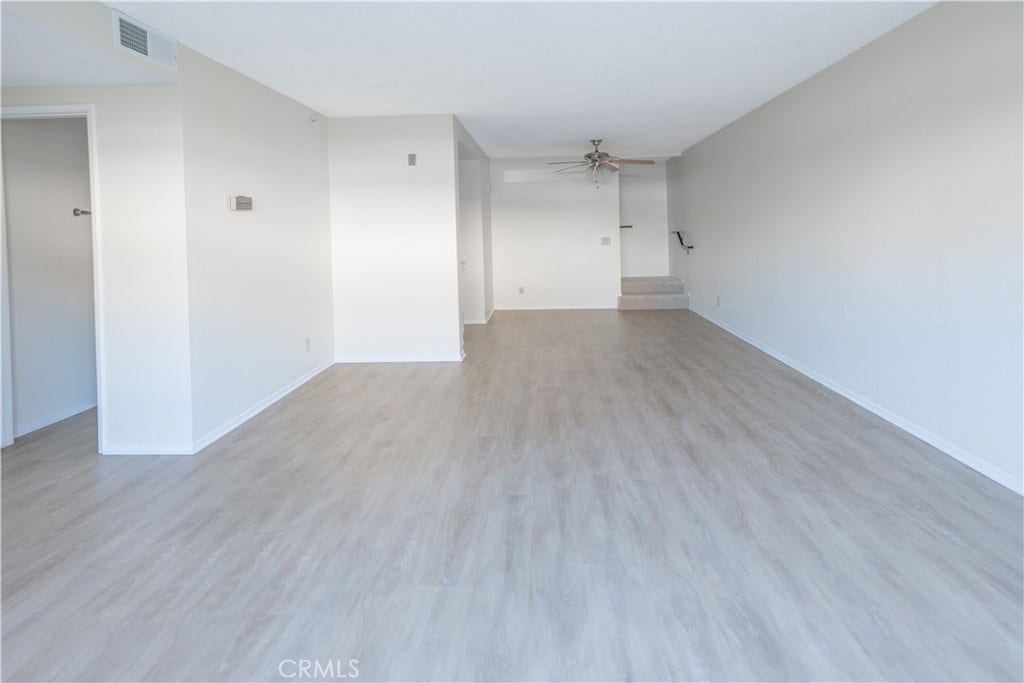 ONE BEDROOM - LIVINGROOM