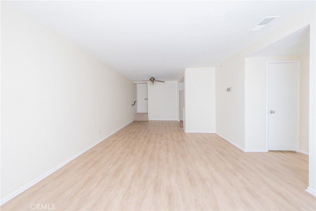 INTERIOR LIVING ROOM