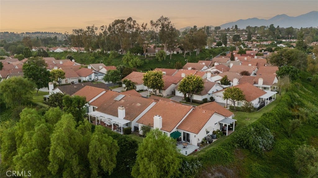 27792 Via Granados, Mission Viejo, CA 92692 27792 Via Granados, Mission Viejo, CA 92692