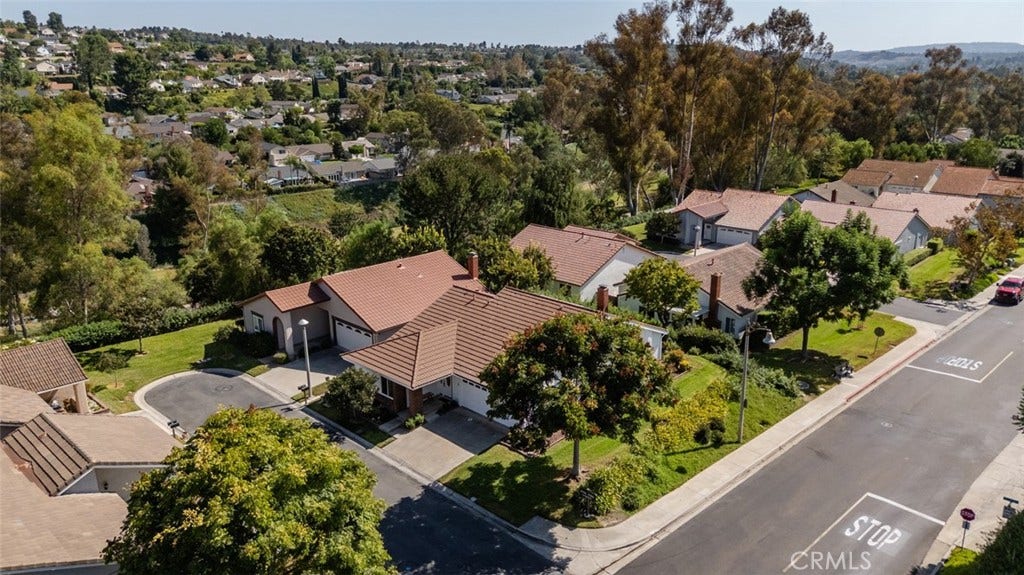 27792 Via Granados, Mission Viejo, CA 92692 27792 Via Granados, Mission Viejo, CA 92692