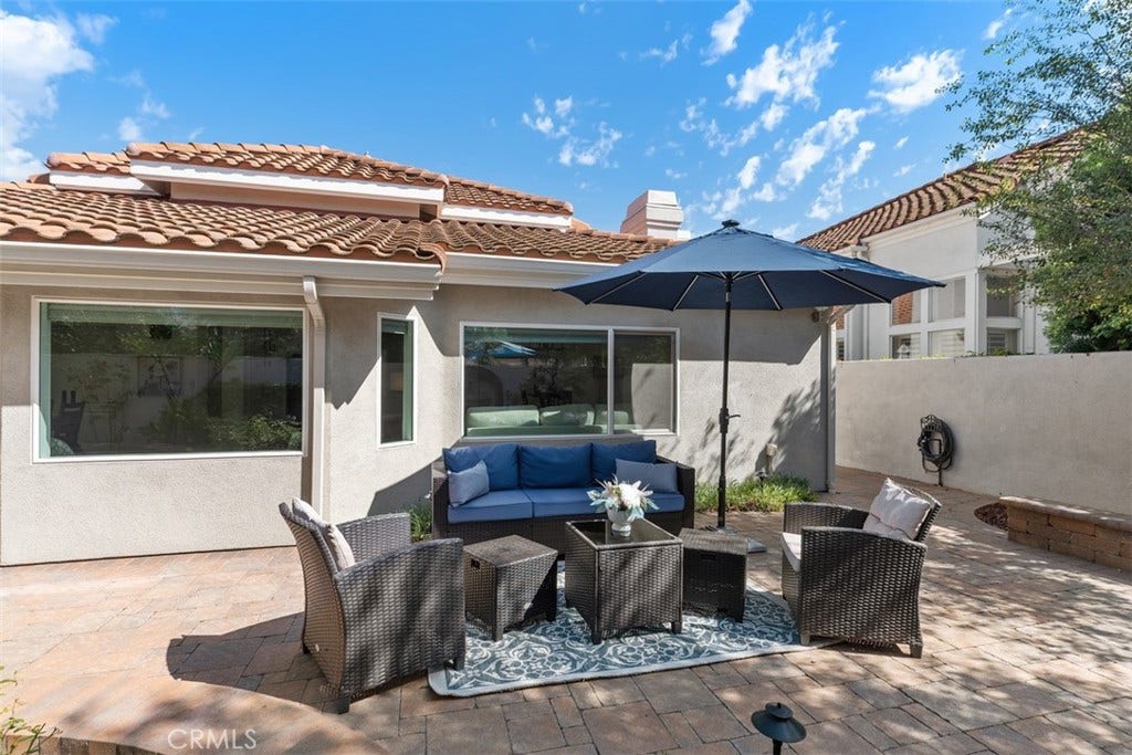21451 Medina, Mission Viejo, CA 92692 21451 Medina, Mission Viejo, CA 92692