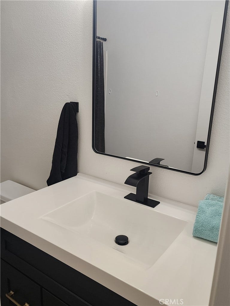 19381 Cascade Drive, Lake Forest, CA 92679 2nd primary bath rm