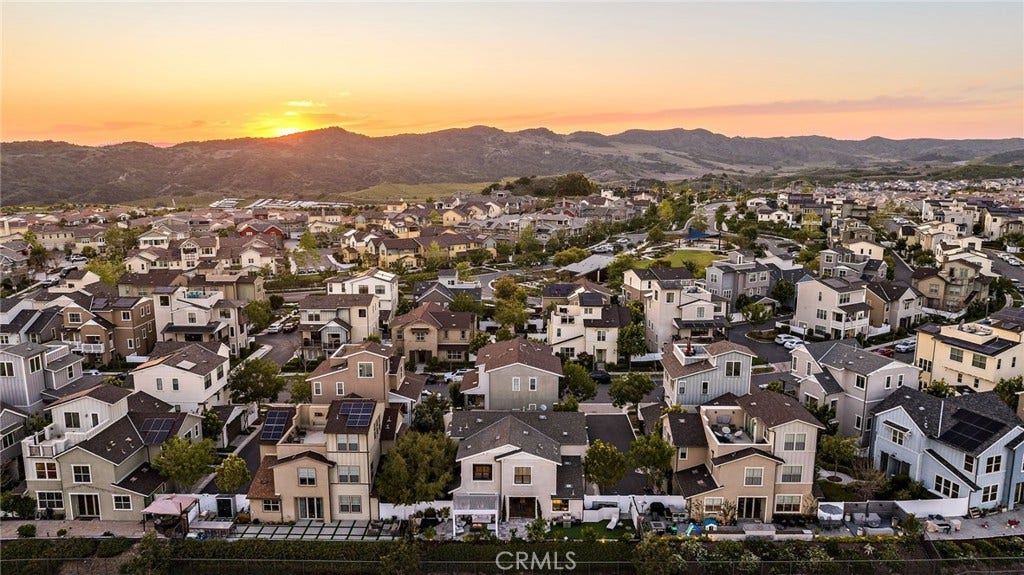 12 Yerra Street, Rancho Mission Viejo, CA 92694 12 Yerra Street, Rancho Mission Viejo, CA 92694