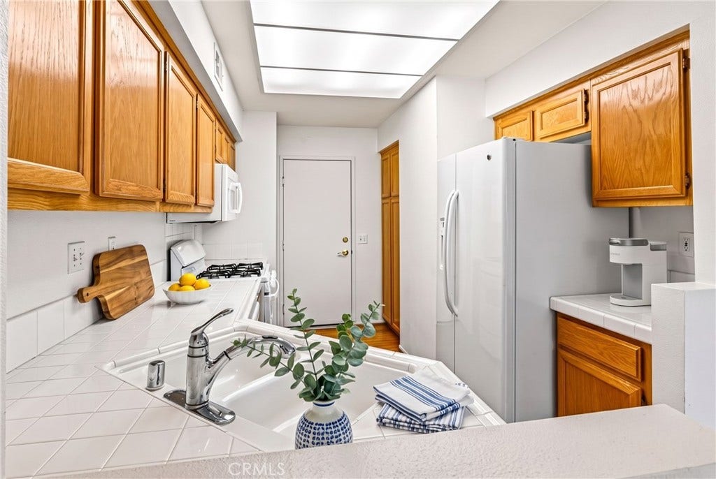24 Mission Court, Lake Forest, CA 92610 Kitchen (virtually staged).