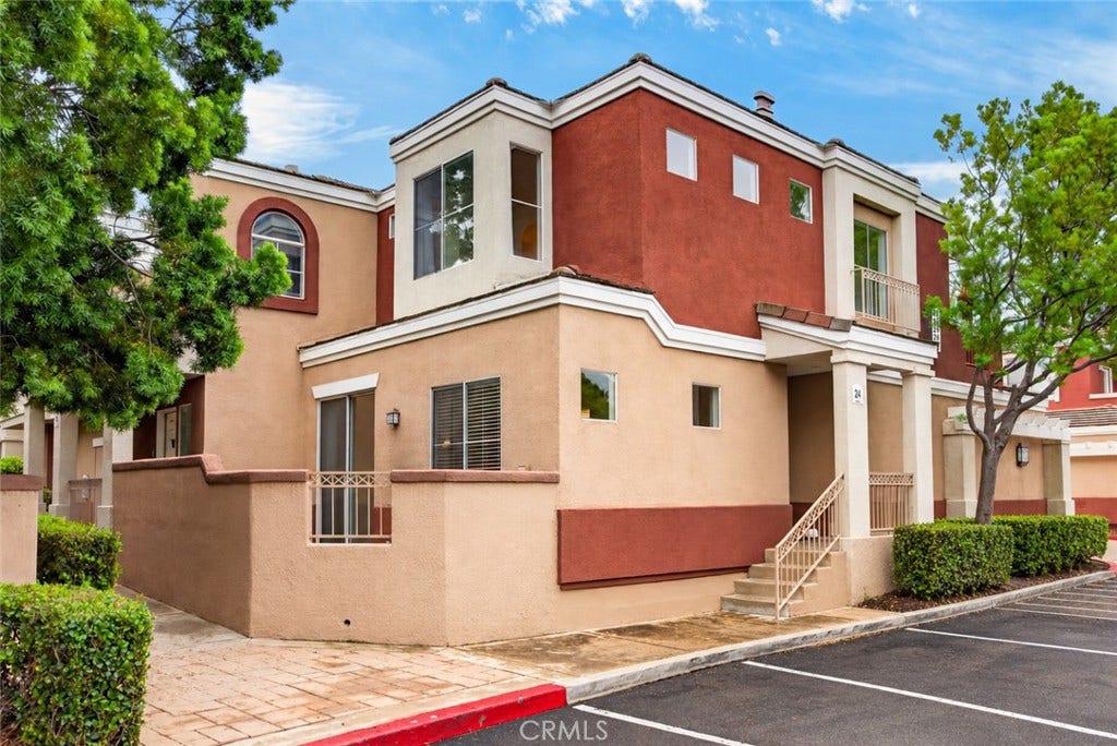 24 Mission Court, Lake Forest, CA 92610 24 Mission Court, Lake Forest, CA 92610