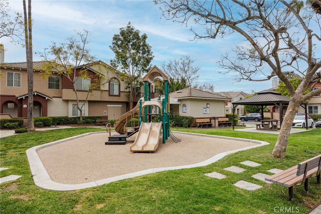 24 Mission Court, Lake Forest, CA 92610 24 Mission Court, Lake Forest, CA 92610