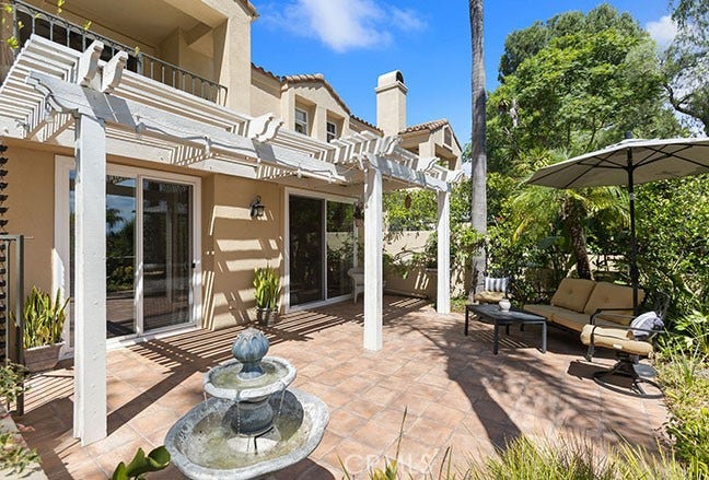 55 Fleurance, Laguna Niguel, CA 92677 Beautiful and private back yard with plenty of planter space for the next green thumb gardener