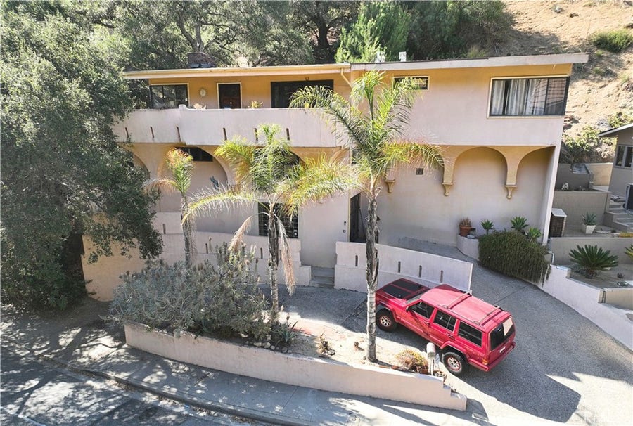 Property photo for 2567 E Chevy Chase, Glendale, CA
