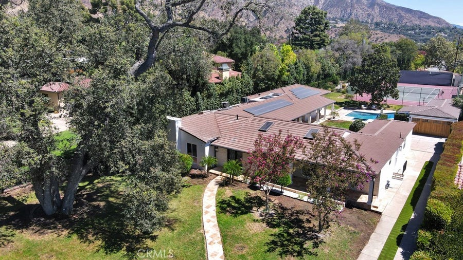 Property photo for 1914 Midlothian Drive, Altadena, CA