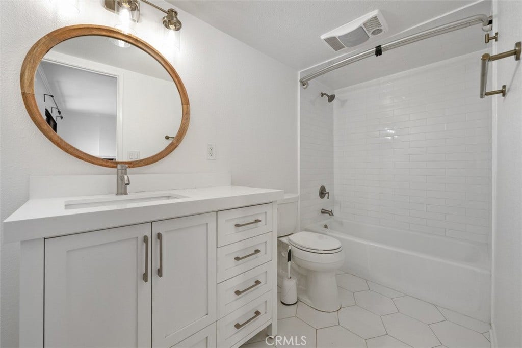 1404 Buena Vista, #1, San Clemente, CA 92672 Secondary Bathroom