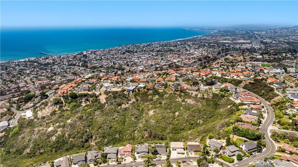 525 E Avenida San Juan, San Clemente, CA 92672 525 E Avenida San Juan, San Clemente, CA 92672