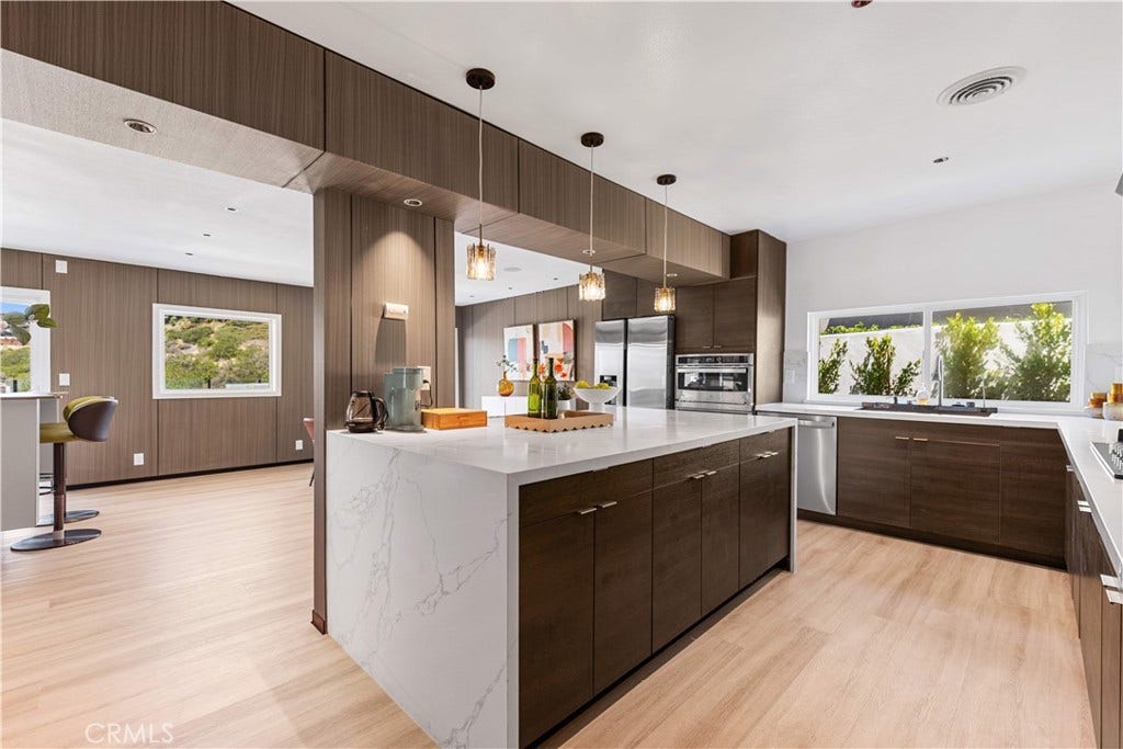 525 E Avenida San Juan, San Clemente, CA 92672 525 E Avenida San Juan, San Clemente, CA 92672