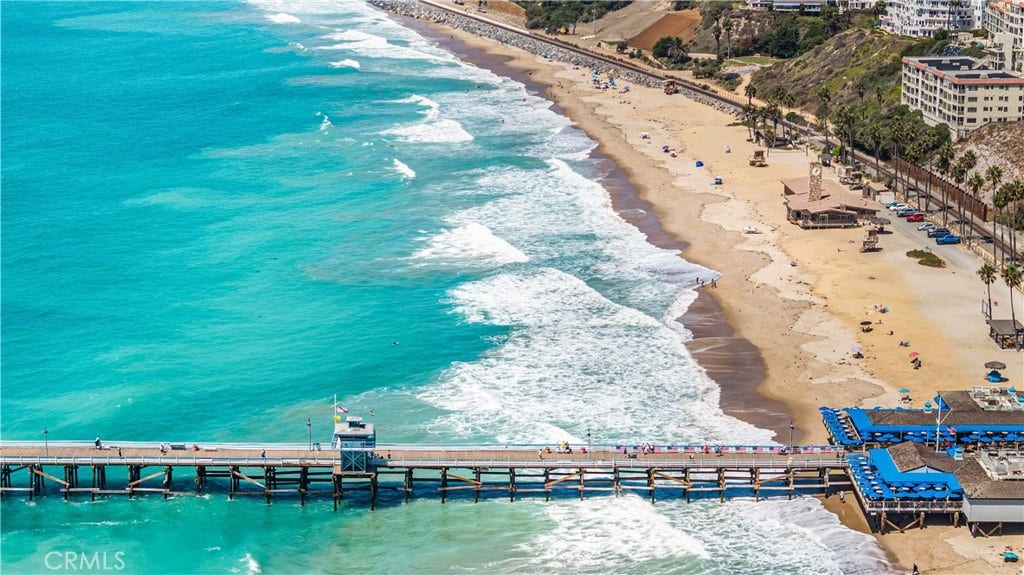 525 E Avenida San Juan, San Clemente, CA 92672 525 E Avenida San Juan, San Clemente, CA 92672