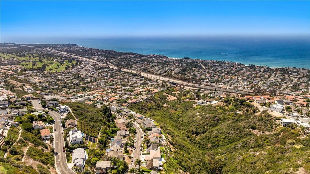 525 E Avenida San Juan, San Clemente, CA 92672 525 E Avenida San Juan, San Clemente, CA 92672