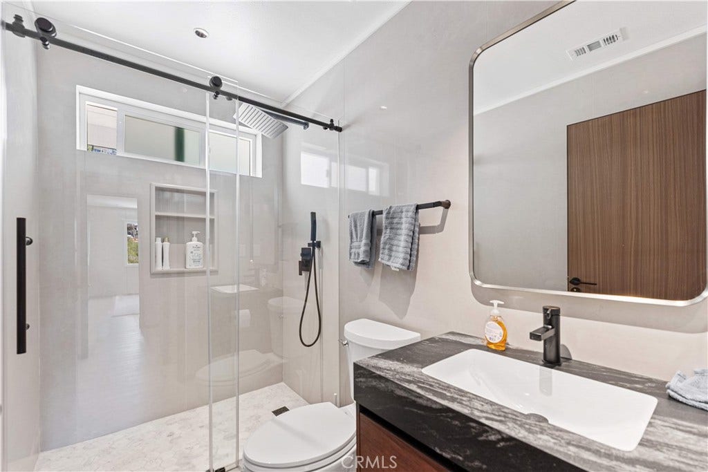 525 E Avenida San Juan, San Clemente, CA 92672 525 E Avenida San Juan, San Clemente, CA 92672
