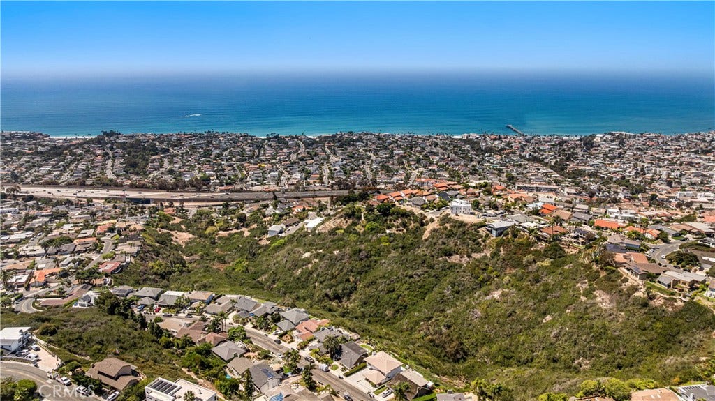 525 E Avenida San Juan, San Clemente, CA 92672 525 E Avenida San Juan, San Clemente, CA 92672