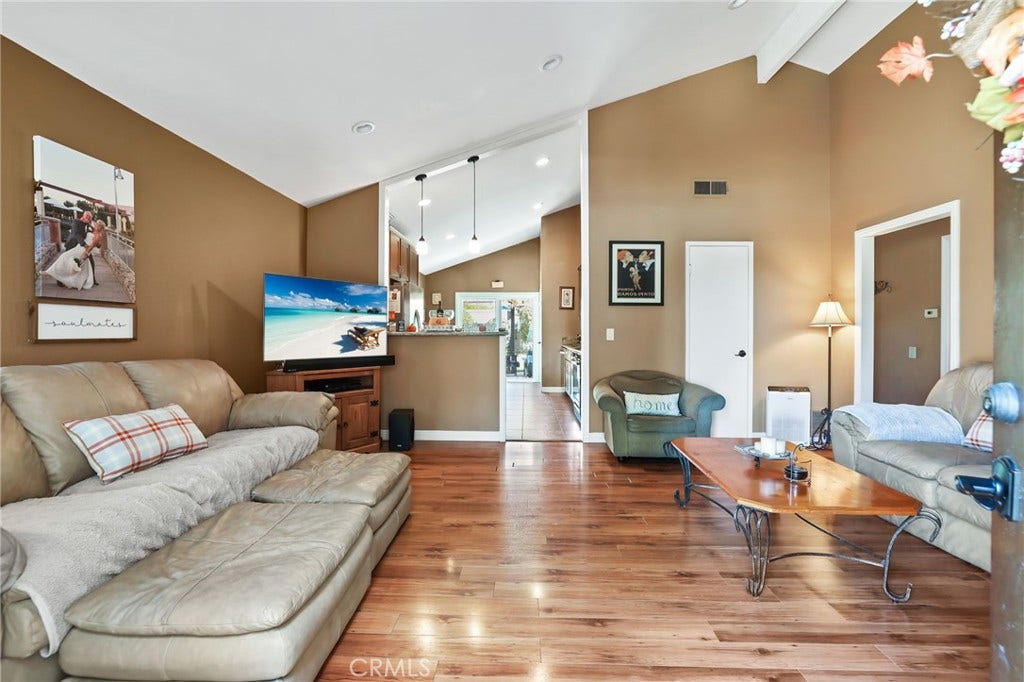 27531 Genil, Mission Viejo, CA 92691 Living room