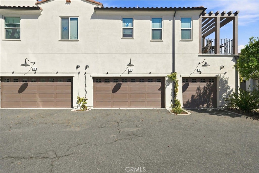 23 Hoya Street, Rancho Mission Viejo, CA 92694 23 Hoya Street, Rancho Mission Viejo, CA 92694