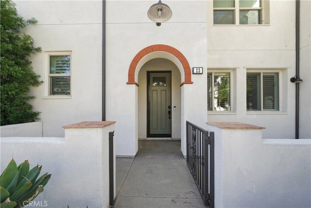 23 Hoya Street, Rancho Mission Viejo, CA 92694 23 Hoya Street, Rancho Mission Viejo, CA 92694