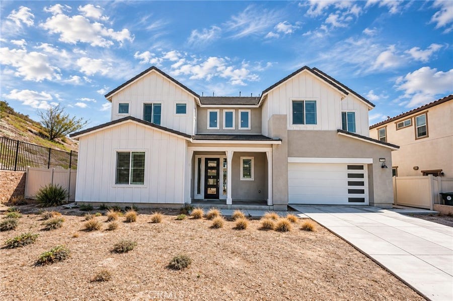 Property photo for 17700 Ridgeline Court, Saugus, CA