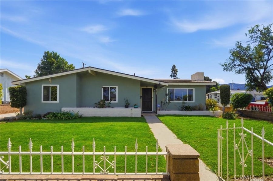 Property photo for 228 W Hacienda, Corona, CA