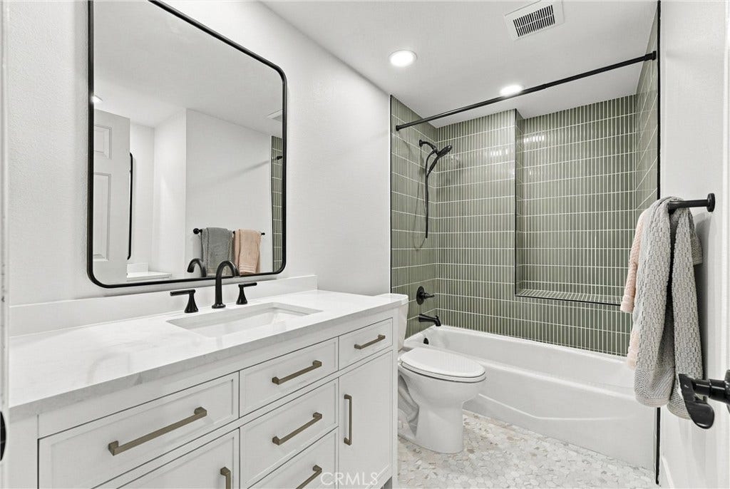 28482 Shrike, Laguna Niguel, CA 92677 Upstairs hall bathroom