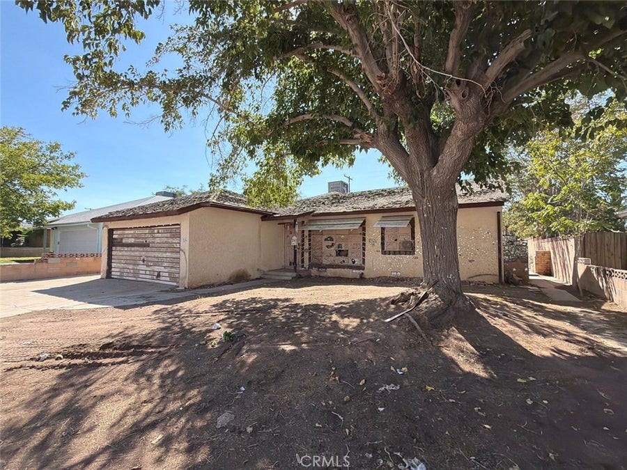 Property photo for 38633 Lemsford Avenue, Palmdale, CA