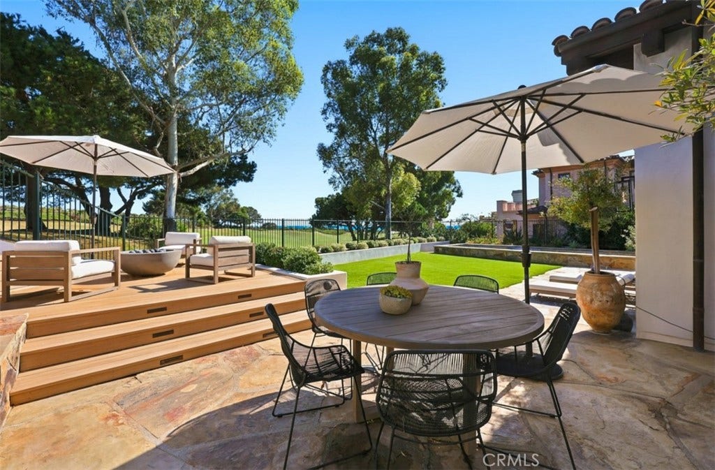 16 Pelican Point, Newport Coast, CA 92657 Multiple al fresco relaxing areas.