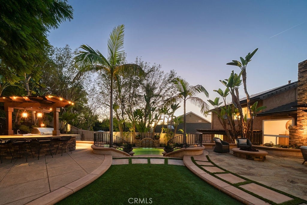 25621 Via Viento, Mission Viejo, CA 92691 25621 Via Viento, Mission Viejo, CA 92691
