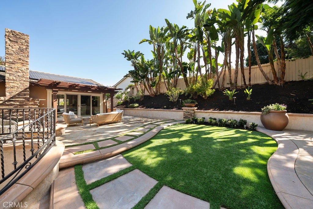 25621 Via Viento, Mission Viejo, CA 92691 25621 Via Viento, Mission Viejo, CA 92691