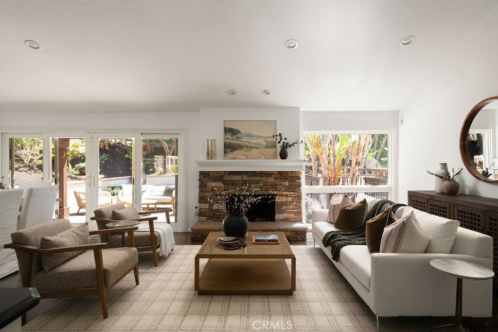 25621 Via Viento, Mission Viejo, CA 92691 25621 Via Viento, Mission Viejo, CA 92691